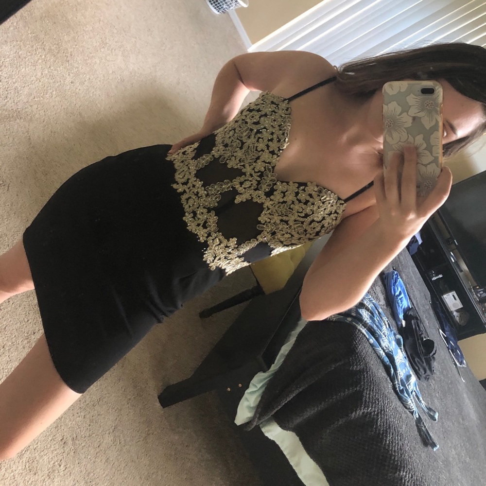 Windsor Homecoming black and gold dress